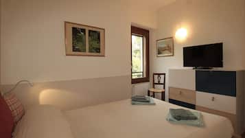 1 chambre, fer et planche Ă repasser, Wi-Fi gratuit, draps fournis