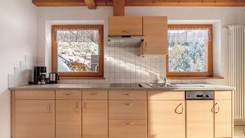 Kühlschrank, Herdplatte, Geschirrspüler