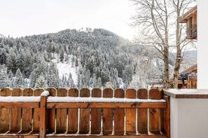 Property grounds - Apartment 'Heinzenhof  1' with Mountain View, Private Terrace and Wi-Fi (Welschnofen)