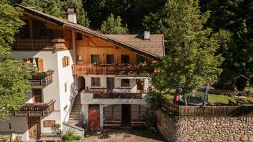 Esterni