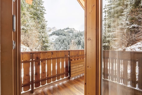 Interior. Apartment 'Heinzenhof 2' with Mountain View, Shared Garden and Wi-Fi