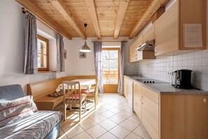 Interior - Apartment 'Heinzenhof 3' with Mountain View, Shared Garden and Wi-Fi (Welschnofen)