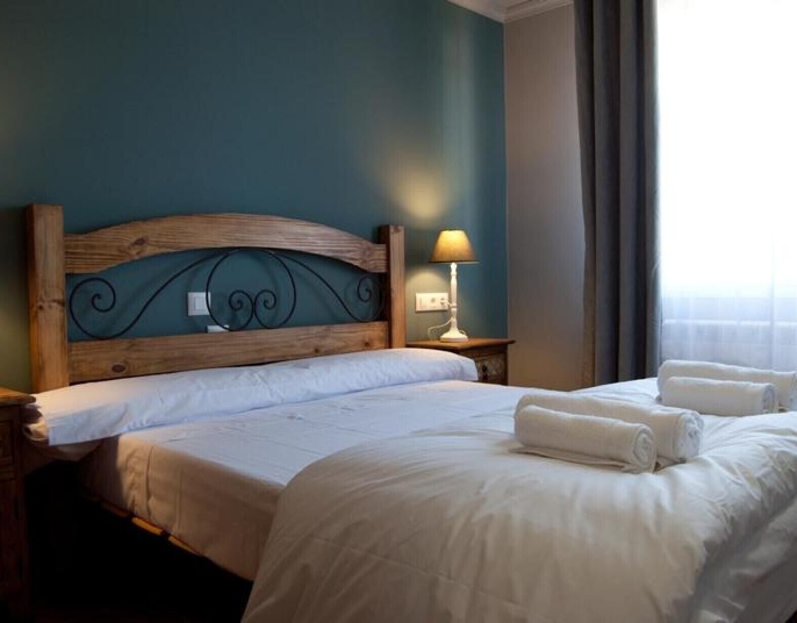 5 bedrooms, free WiFi, bed sheets