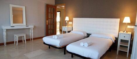 7 chambres, Wi-Fi gratuit, draps fournis