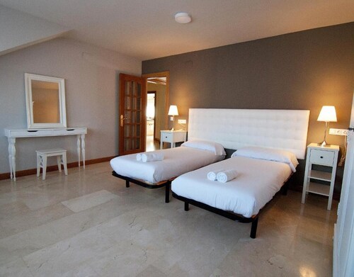 Country House 'Senda Bardenas' with Private Garden and Wi-Fi