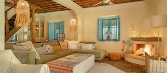 Lefkadas Bohemian Cottage Holiday Home with Mountain View, Wi-Fi and Air Conditioning