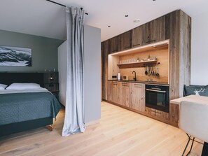 Silitysrauta/-lauta, ilmainen Wi-Fi, vuodevaatteet