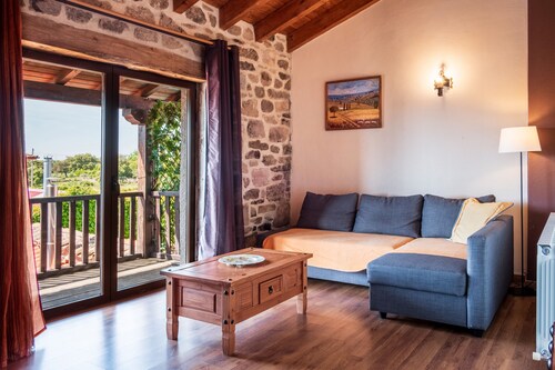 Country House 'Abuela Herminia' with Private Pool, Private Terrace and Wi-Fi
