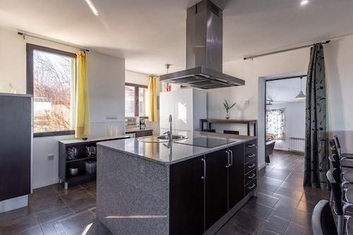 Casa rural 'El Arrebol' con vistas a la montaña, terraza privada y Wi-Fi