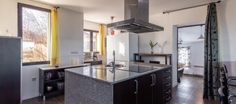 Country House 'El Arrebol' with Mountain View, Private Terrace and Wi-Fi