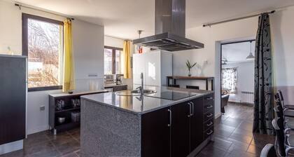 Country House 'El Arrebol' with Mountain View, Private Terrace and Wi-Fi