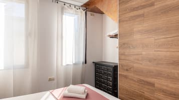 6 quartos, Wi-Fi de cortesia, roupa de cama