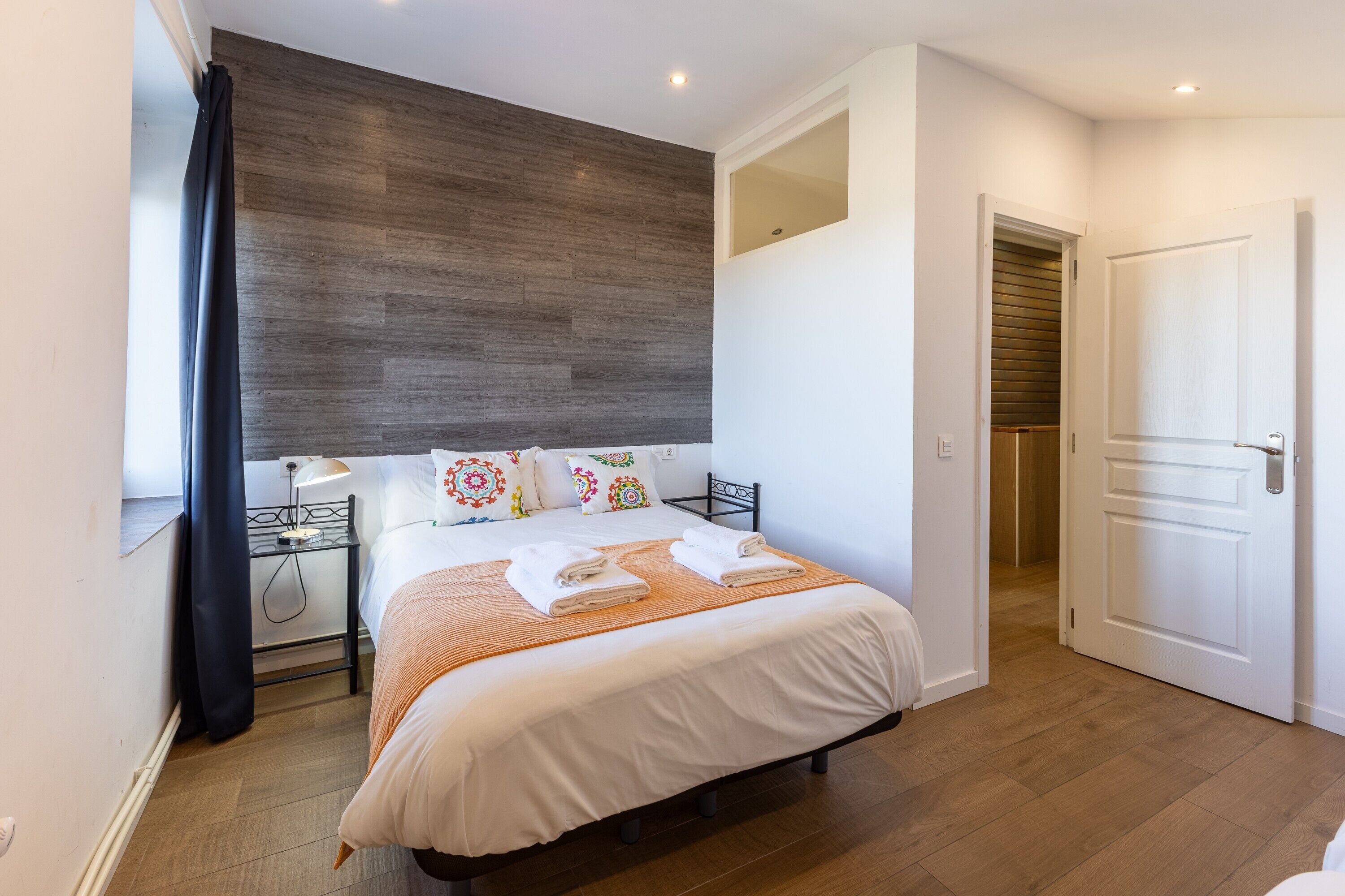 6 camere, Wi-Fi gratuito, lenzuola