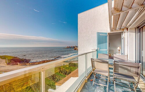 Lovely apartment in Royan with house sea view