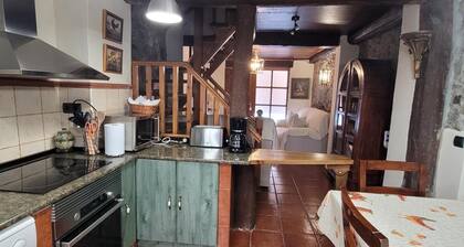 Country House 'El Camino' with Mountain View, Private Terrace and Wi-Fi