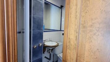 Doccia, asciugacapelli, asciugamani