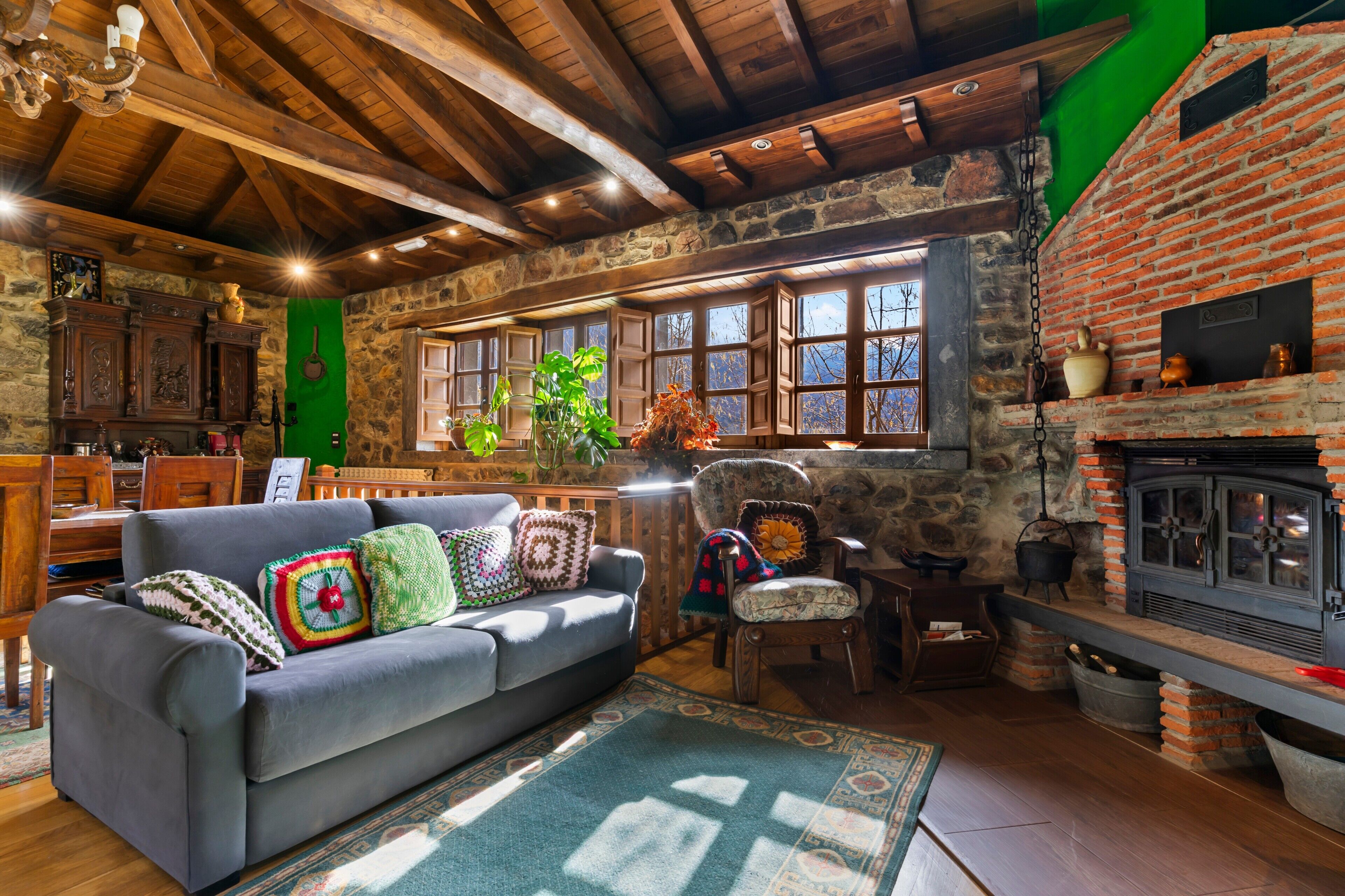 TV, fireplace, DVD player