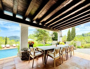 Outdoor dining - Villa 'Ses Casetes Ibiza' with Mountain View, Wi-Fi and Air Conditioning (Illes Balears)
