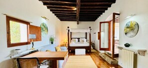 6 bedrooms, iron/ironing board, free WiFi, bed sheets