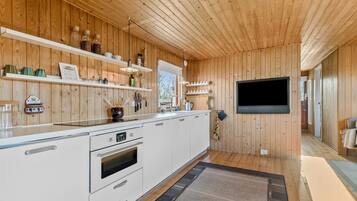 Een koelkast, een vaatwasser