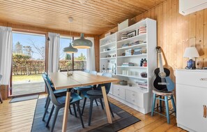 Dining - Awesome home in Grenaa with WiFi (Grenaa)