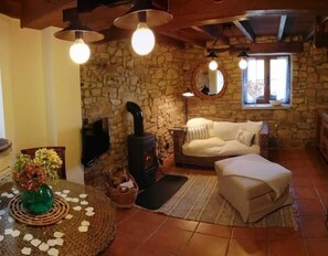 TV, fireplace - Country House 'La Casita De Luces' with Mountain View, Private Terrace and Wi-Fi (Colunga)