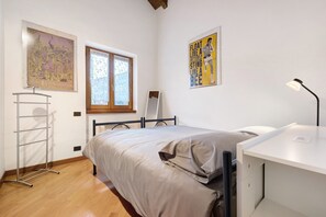 2 camere, ferro/asse da stiro, Wi-Fi gratuito, lenzuola