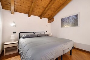 2 bedrooms, iron/ironing board, free WiFi, bed sheets - Apartment 'Carla, Strembo' with Balcony and Wi-Fi (Strembo)