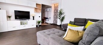 Apartment 'Royal Residence' with Shared Garden, Wi-Fi and Air Conditioning