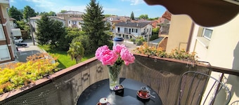 'Royal Residence' Apartment with Shared Garden, Wi-Fi, and Air Conditioning