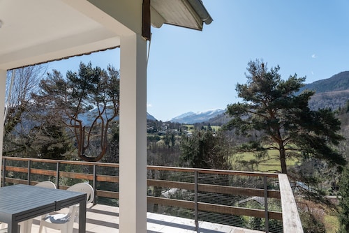 Chalet Panoramique à Bagnères-de-Bigorre Vue Pic du Midi Jardin et Parking Privé
