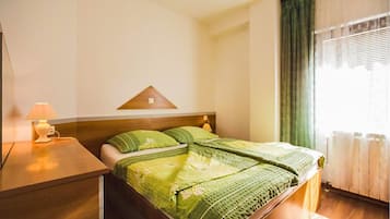 2 slaapkamers, reisbedje, gratis wifi, beddengoed