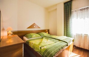 2 habitaciones, cuna de viaje, wifi gratis y ropa de cama 