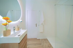 Shower, hair dryer - Centro Historico Soho (Málaga)