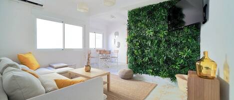 Una televisión, una oficina