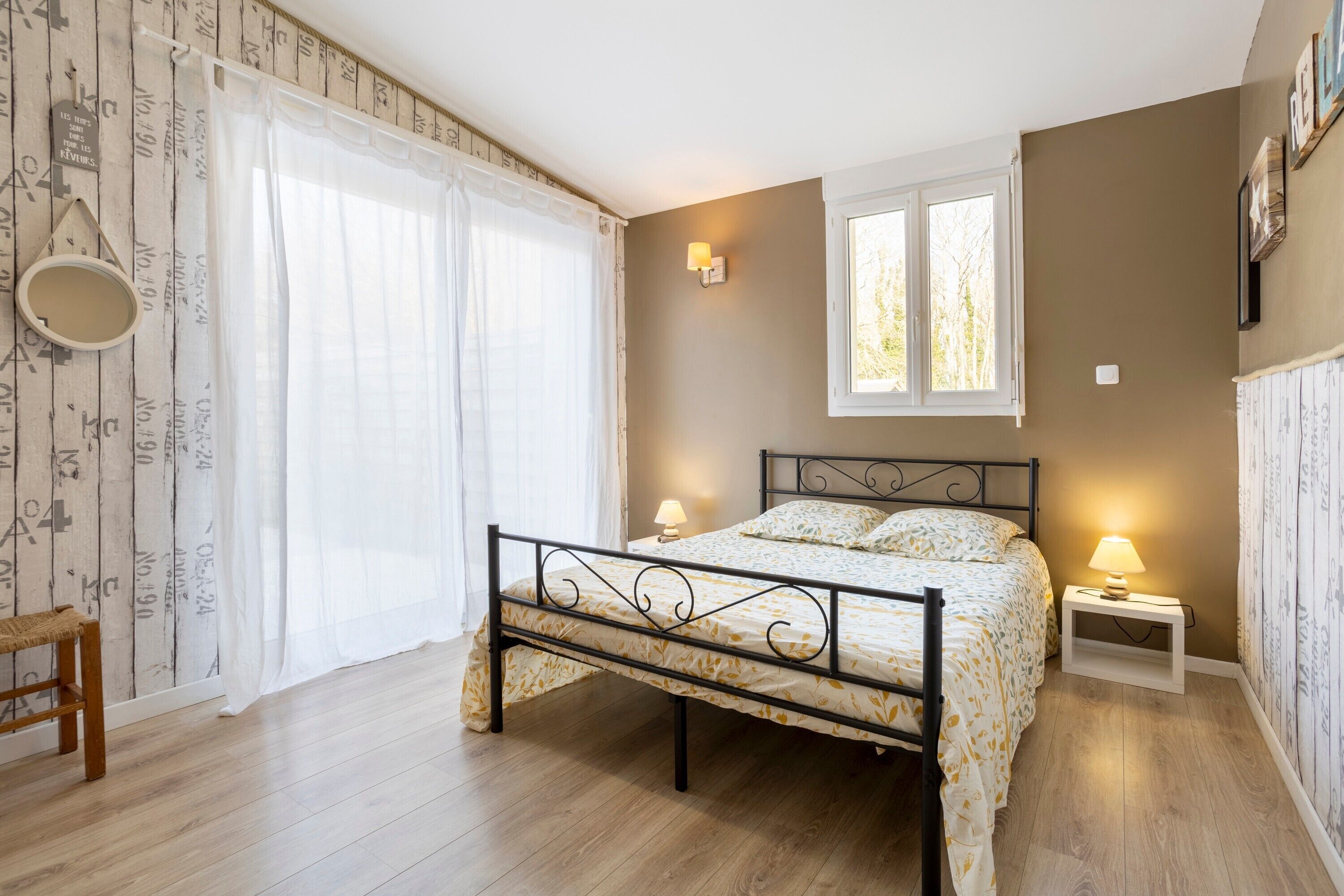 6 間睡房、床單