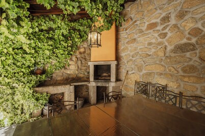 Country House 'El Capricho De Ana' with Mountain View, Private Terrace and Wi-Fi