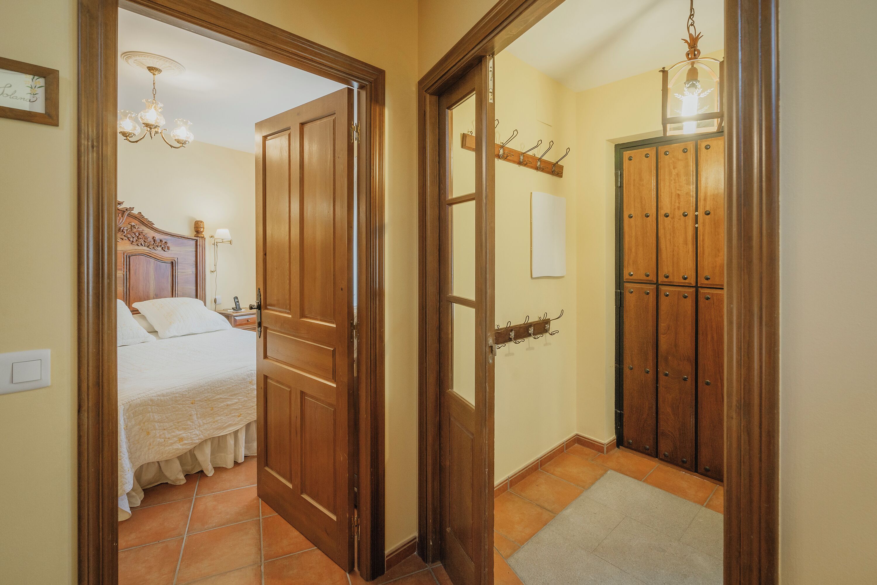 5 Schlafzimmer, Bügeleisen/Bügelbrett, kostenloses WLAN, Bettwäsche