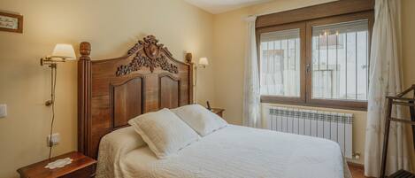 5 makuuhuonetta, silitysrauta/-lauta, ilmainen Wi-Fi, vuodevaatteet