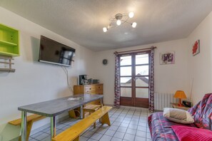 TV - Apartment 'Granges 5 Studio' with Mountain View and Balcony (Villard-Reculas)