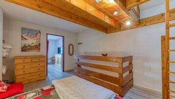 1 bedroom, iron/ironing board, bed sheets