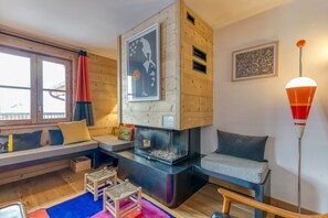 TV, fireplace, table tennis