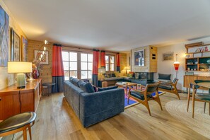 Fernseher, Kamin, Tischtennisplatte