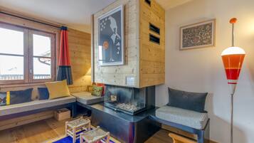 TV, fireplace, ping pong