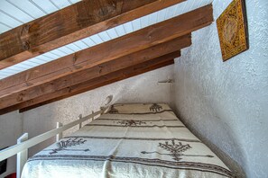 3 bedrooms, iron/ironing board, free WiFi