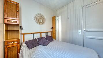 3 chambres, fer et planche à repasser, Wi-Fi gratuit