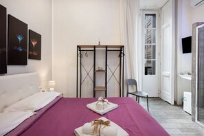1 slaapkamer, een strijkplank/strijkijzer, gratis wifi, beddengoed