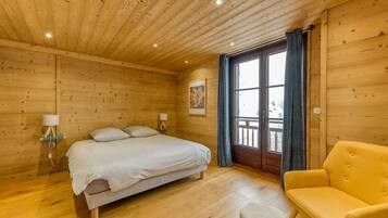 5 quartos, Wi-Fi de cortesia, roupa de cama