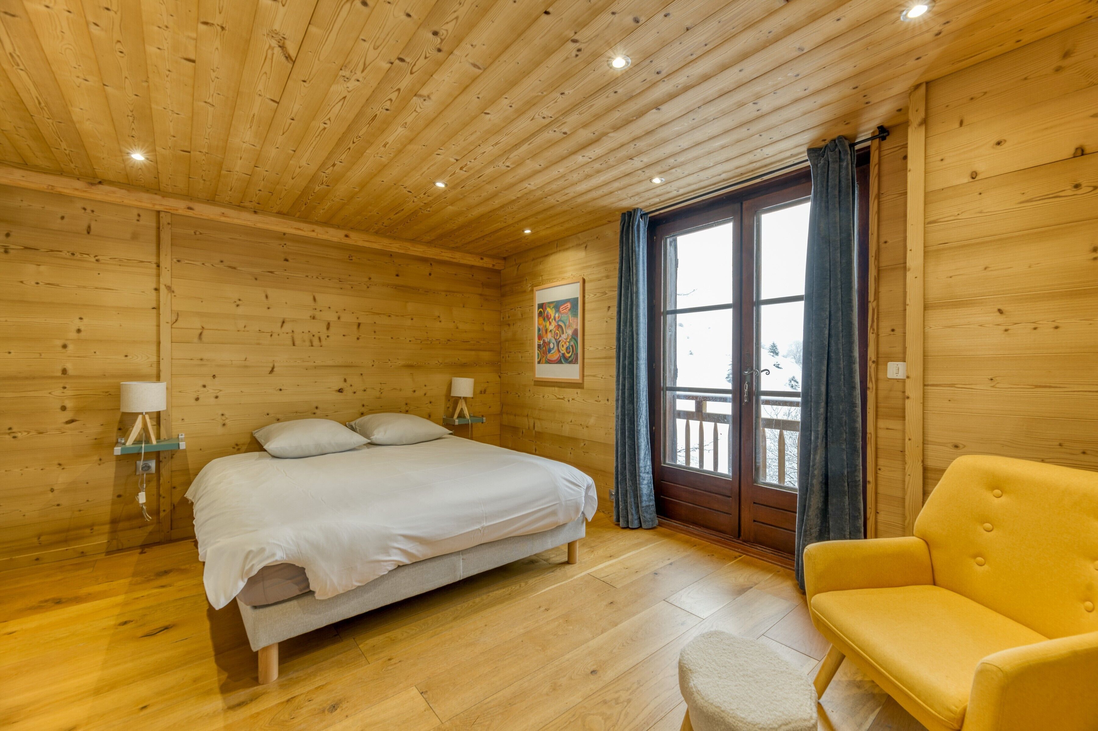 5 bedrooms, free WiFi, bed sheets