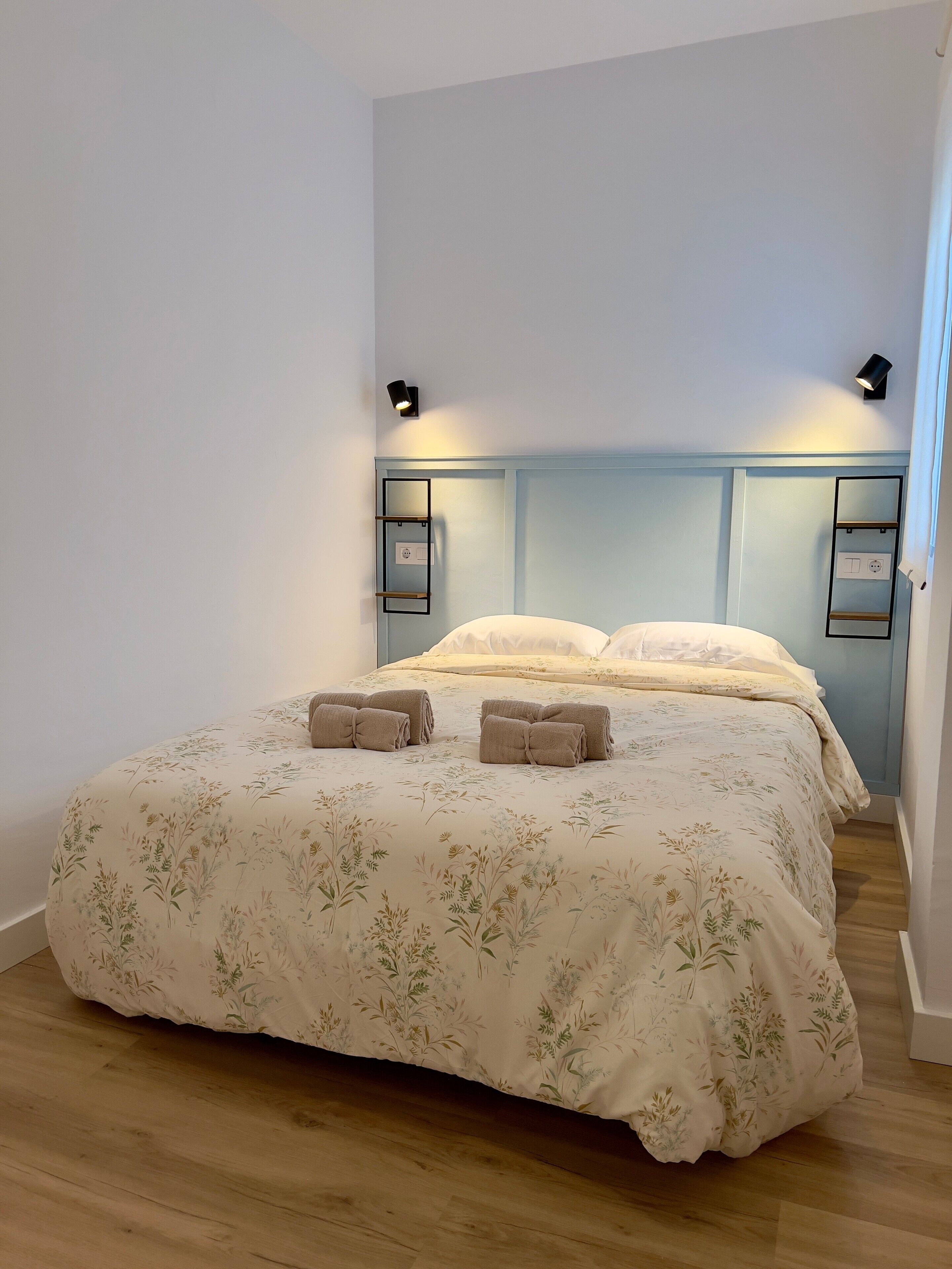 2 chambres, fer et planche à repasser, Wi-Fi gratuit, draps fournis